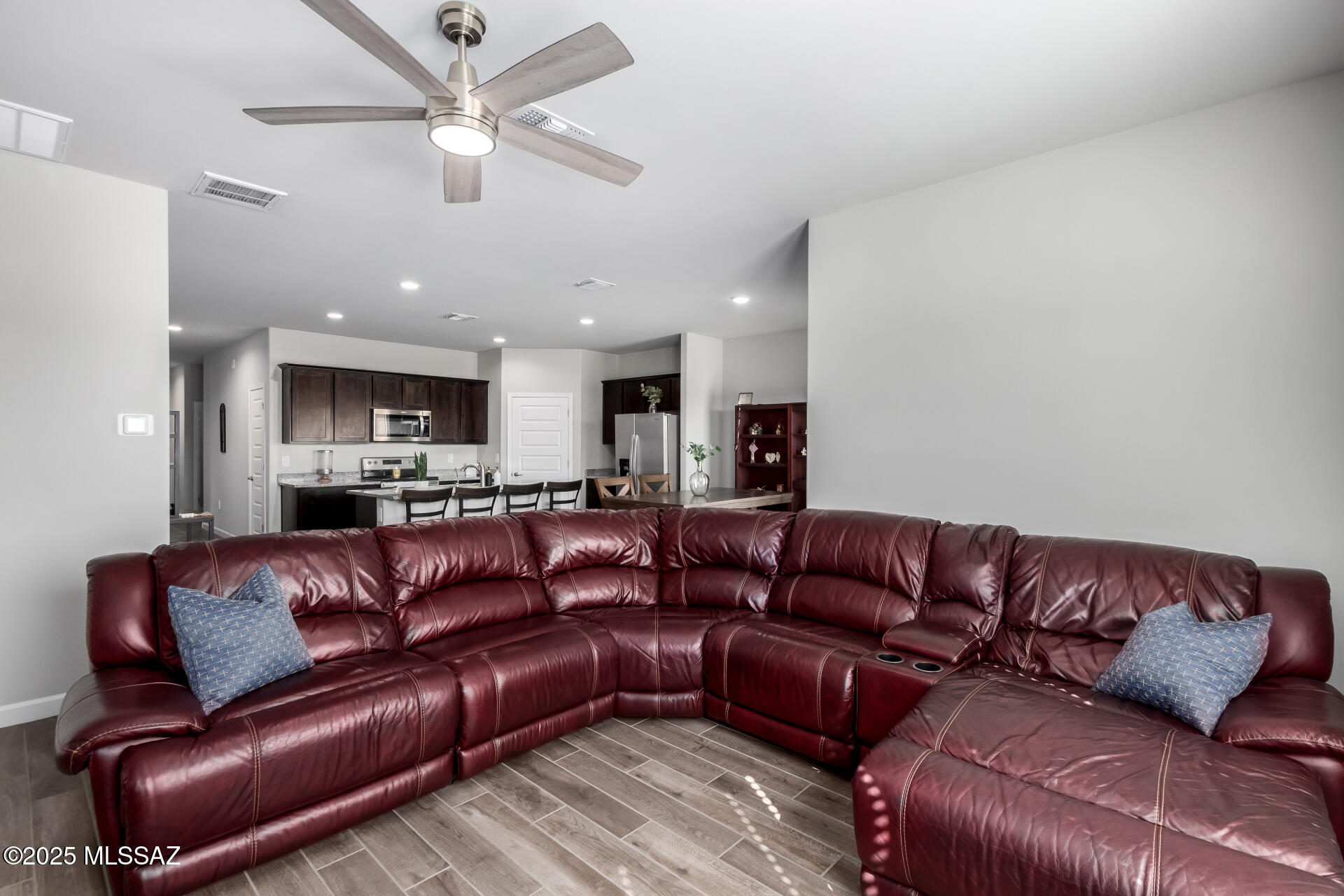 17141 West Gatling Road Marana, AZ 85653 - Photo 3 of 37