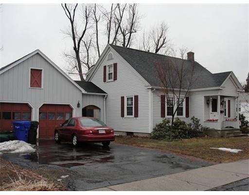 40 Champlain Street Springfield, MA 01151 - Photo 4 of 21 Gallery Image 4