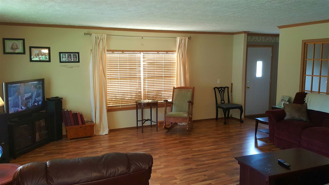9931 South Littlefield Road Blanchard, MI 49310 - Photo 6 of 37 1822346-5.JPG