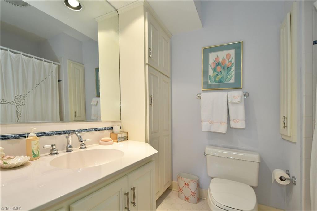 1930 Virginia Road Winston-Salem, NC 27104 - Photo 18 of 30 Secondary bath