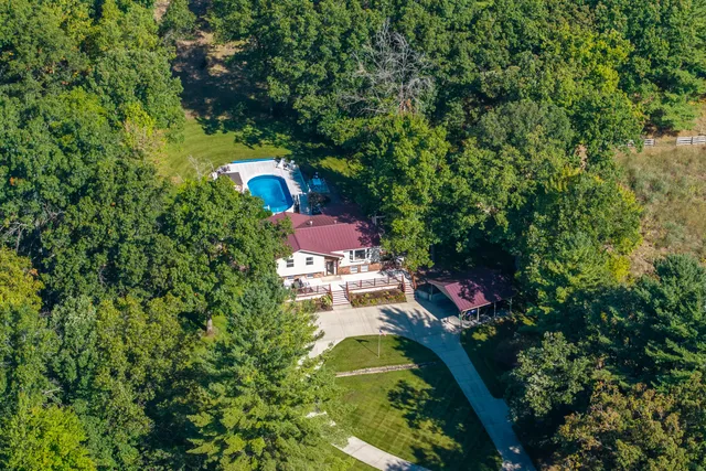 $550,000 | 23616 15 Mile Road, Big Rapids, MI 49307