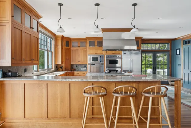 $9,500,000 | 92 Spruce Point Road, Yarmouth, ME 04096