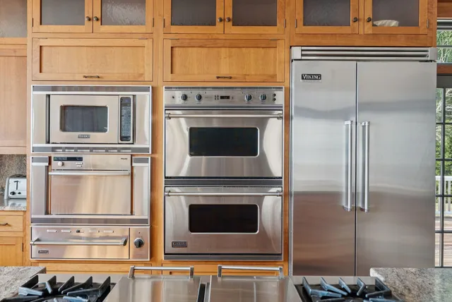 $9,500,000 | 92 Spruce Point Road, Yarmouth, ME 04096