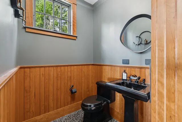 $9,500,000 | 92 Spruce Point Road, Yarmouth, ME 04096