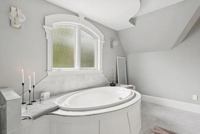 $9,500,000 | 92 Spruce Point Road, Yarmouth, ME 04096