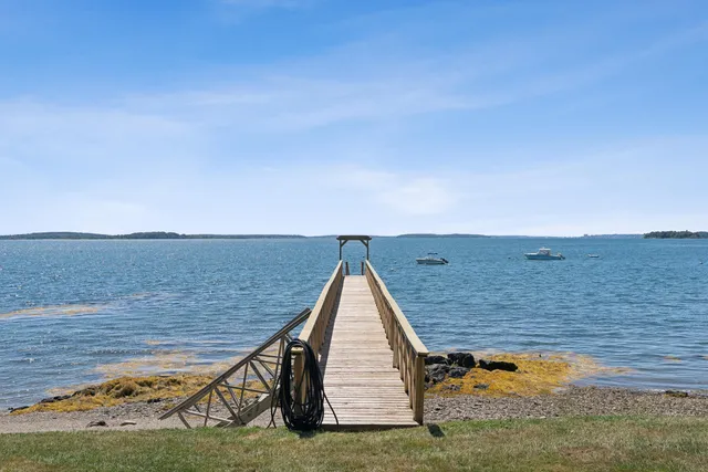 $9,500,000 | 92 Spruce Point Road, Yarmouth, ME 04096