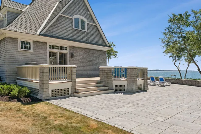 $9,500,000 | 92 Spruce Point Road, Yarmouth, ME 04096