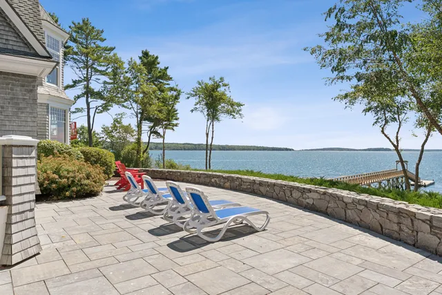 $9,500,000 | 92 Spruce Point Road, Yarmouth, ME 04096