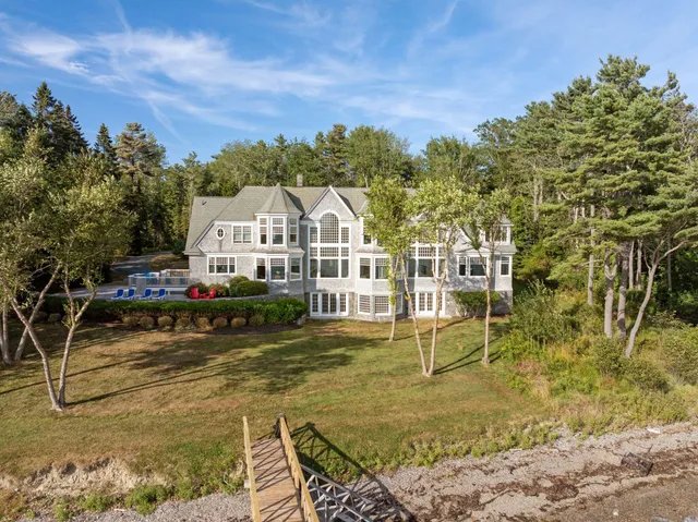 $9,500,000 | 92 Spruce Point Road, Yarmouth, ME 04096