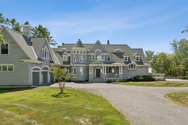 $9,500,000 | 92 Spruce Point Road, Yarmouth, ME 04096