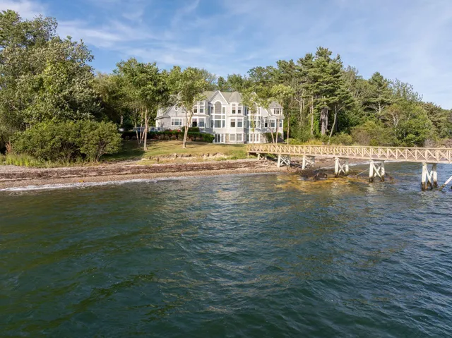 $9,500,000 | 92 Spruce Point Road, Yarmouth, ME 04096