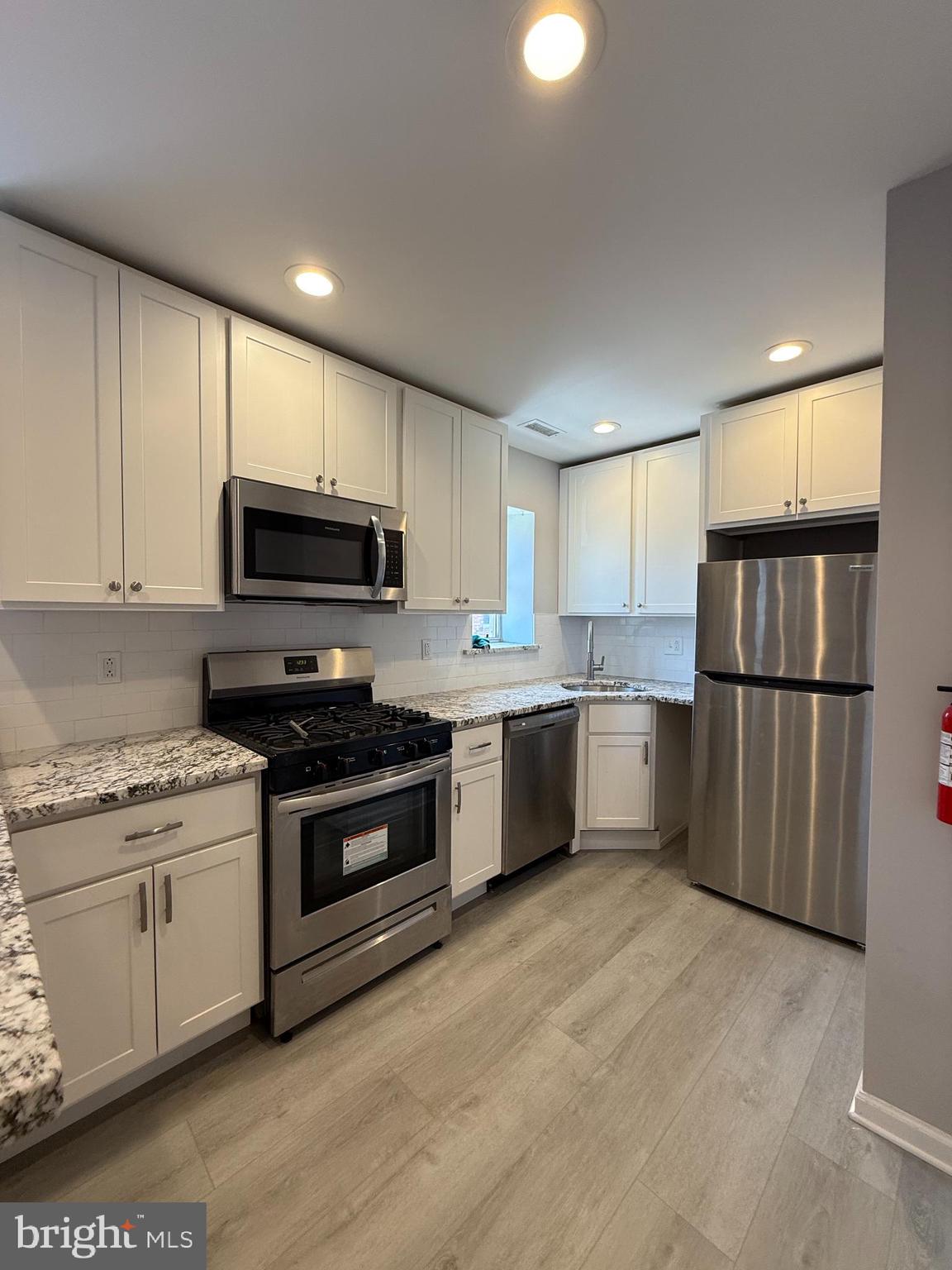 1208 Mifflin Street, Unit 2 Philadelphia, PA 19148 - Photo 4 of 14