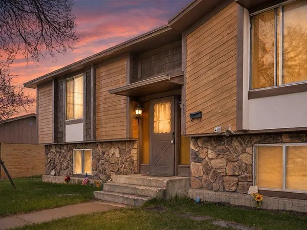 $329,500 | 425 7th Street, Evanston, WY 82930