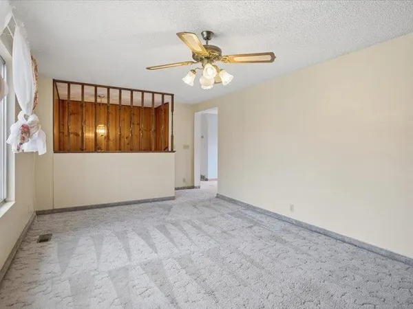 $329,500 | 425 7th Street, Evanston, WY 82930