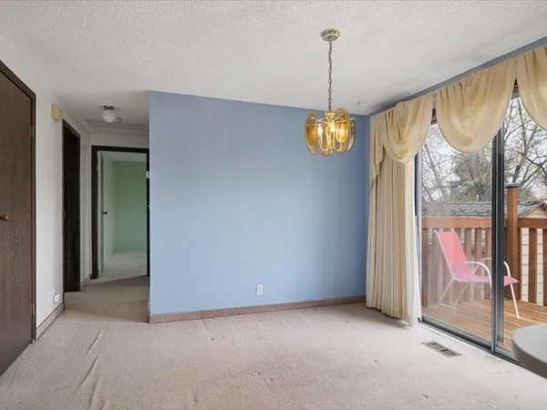 $329,500 | 425 7th Street, Evanston, WY 82930