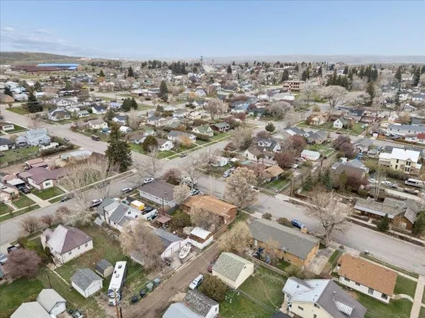 $329,500 | 425 7th Street, Evanston, WY 82930