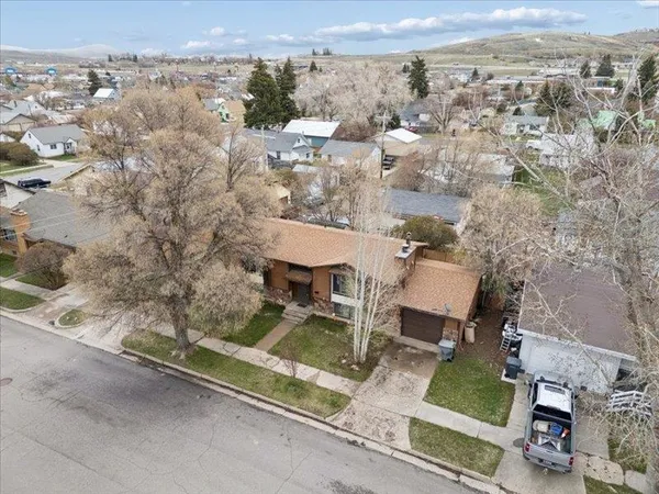 $329,500 | 425 7th Street, Evanston, WY 82930