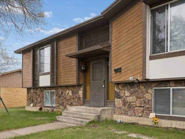 $329,500 | 425 7th Street, Evanston, WY 82930