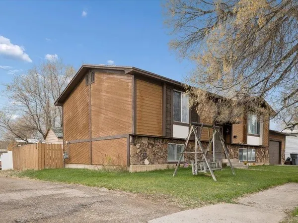 $329,500 | 425 7th Street, Evanston, WY 82930