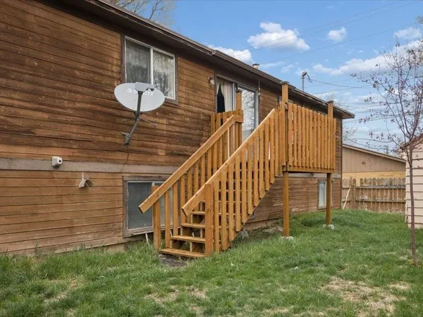 $329,500 | 425 7th Street, Evanston, WY 82930