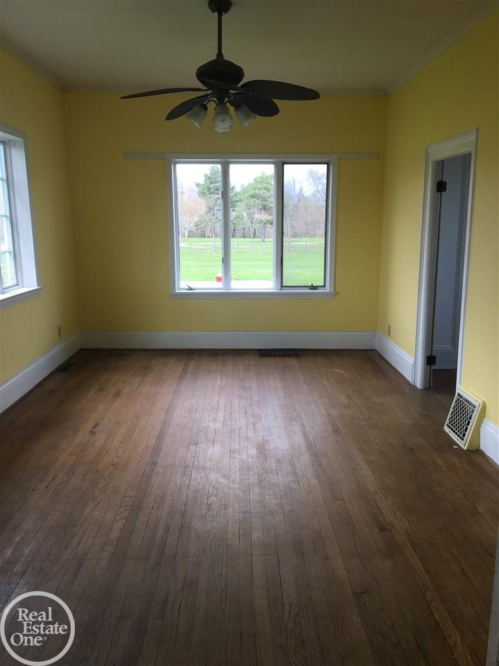 8346 Vincent Road Jeddo, MI 48032 - Photo 9 of 45 31379116-8.JPG