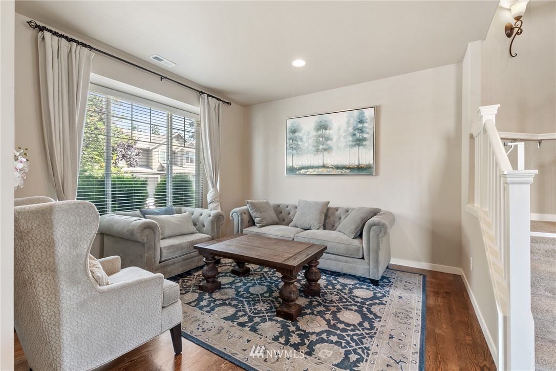 4803 Northeast 3rd Place Renton, WA 98059 - Photo 3 of 32