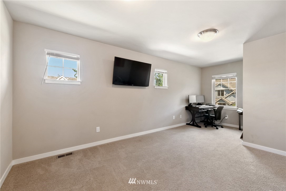 4803 Northeast 3rd Place Renton, WA 98059 - Photo 28 of 32