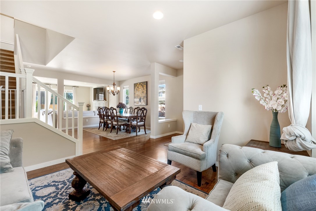 4803 Northeast 3rd Place Renton, WA 98059 - Photo 4 of 32