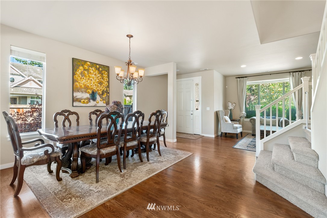 4803 Northeast 3rd Place Renton, WA 98059 - Photo 5 of 32