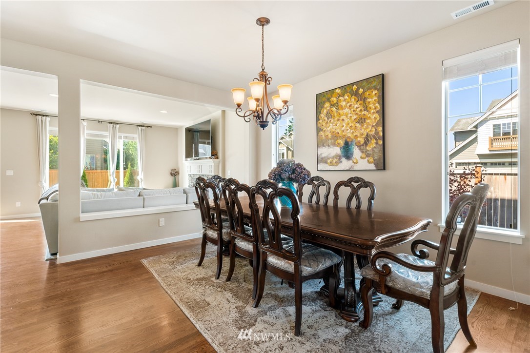 4803 Northeast 3rd Place Renton, WA 98059 - Photo 6 of 32