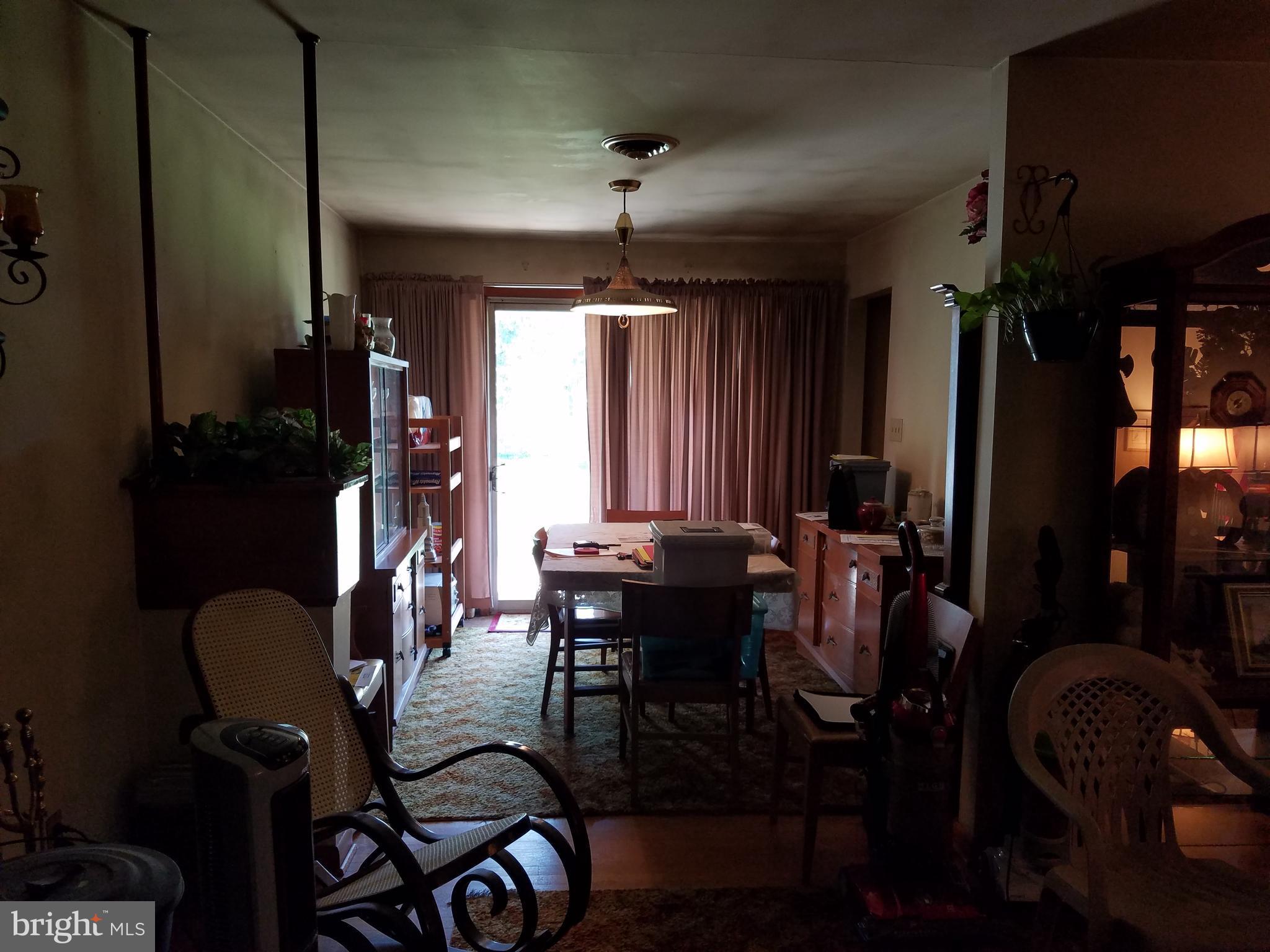 2117 Maple Road Baltimore, MD 21219 - Photo 4 of 21 Dining Room