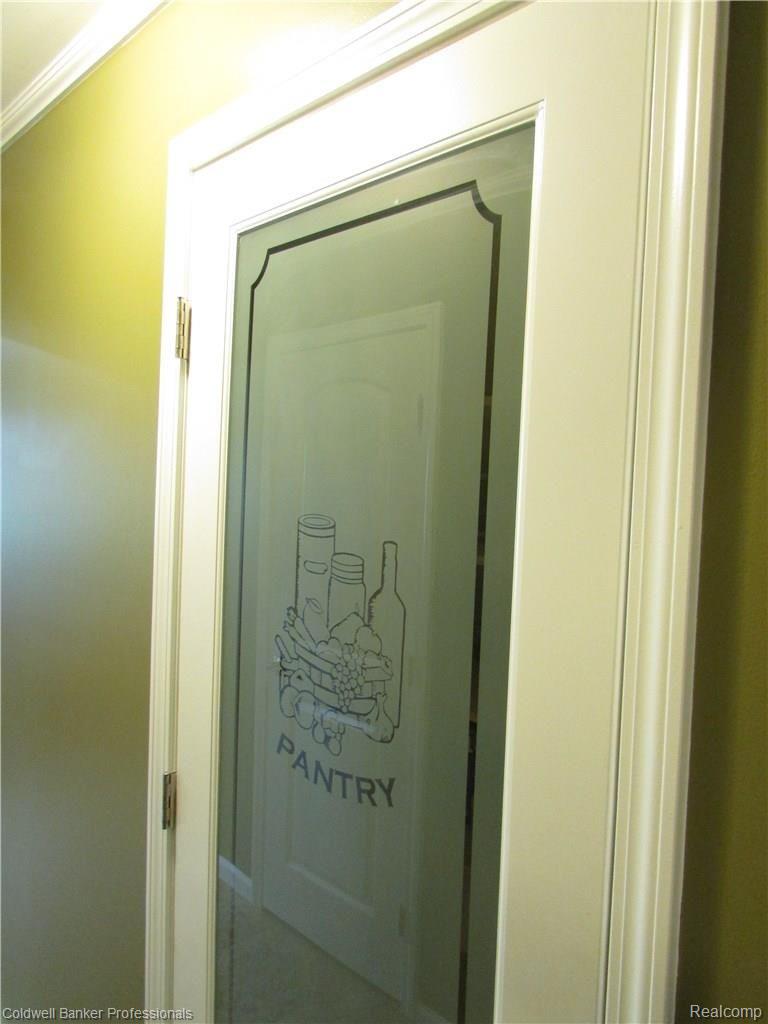 9111 Denton Hill Road Fenton, MI 48430 - Photo 9 of 42 5.jpg