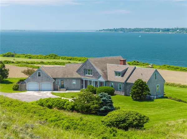 $4,500,000 | 17 Ferolbink Way, Little Compton, RI 02837