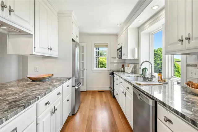 $4,125,000 | 17 Ferolbink Way, Little Compton, RI 02837