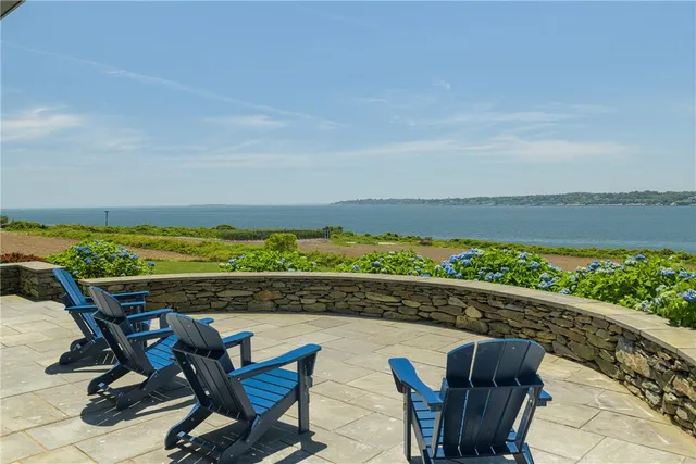 $4,125,000 | 17 Ferolbink Way, Little Compton, RI 02837