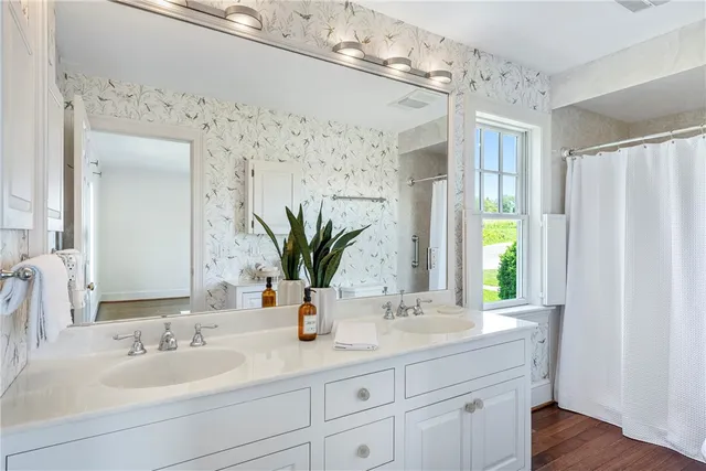 $4,125,000 | 17 Ferolbink Way, Little Compton, RI 02837