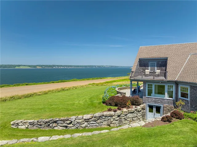 $4,125,000 | 17 Ferolbink Way, Little Compton, RI 02837