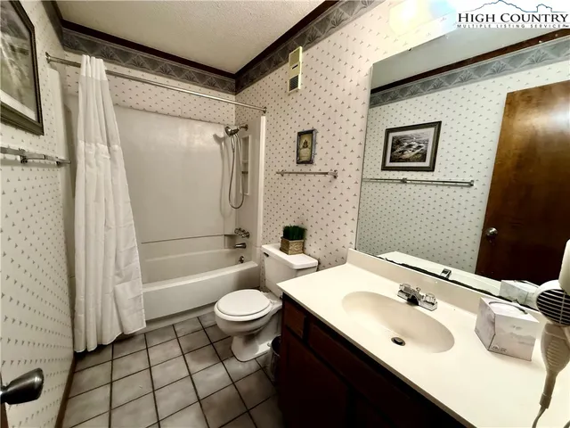 $194,900 | 301 Pinnacle Inn Road, Unit 2201, Beech Mountain, NC 28604