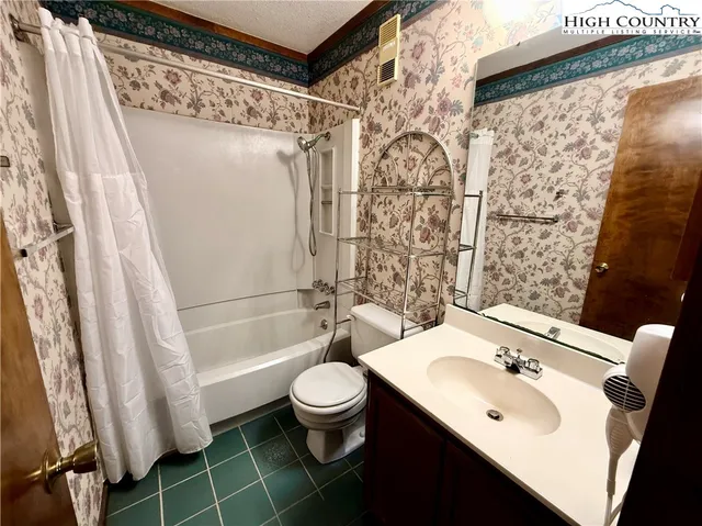 $194,900 | 301 Pinnacle Inn Road, Unit 2201, Beech Mountain, NC 28604