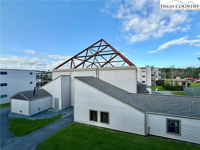 $194,900 | 301 Pinnacle Inn Road, Unit 2201, Beech Mountain, NC 28604