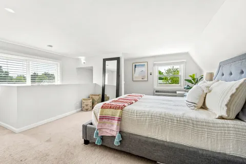 $529,000 | 1325 East Walnut Avenue, Des Plaines, IL 60016