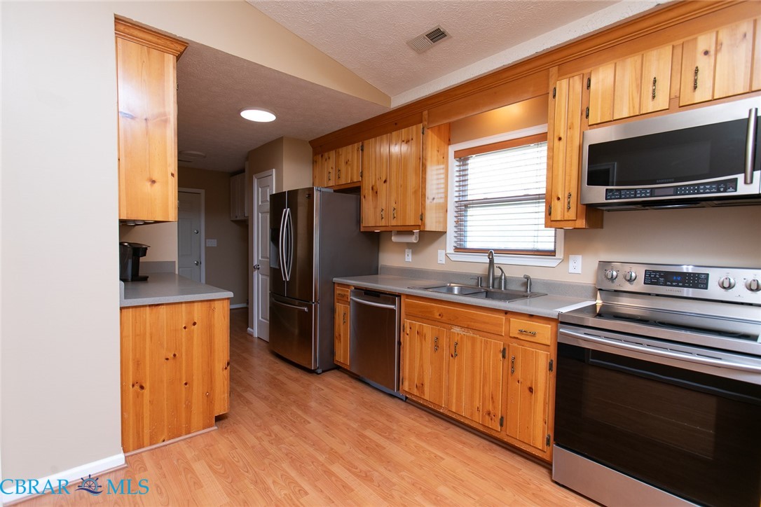 3071 Rachael Lane Hayes, VA 23072 - Photo 3 of 45