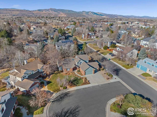 a picture of a building