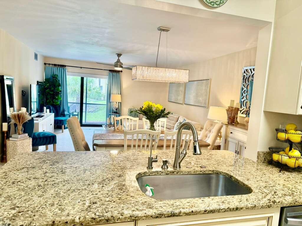 912 Southwest 9th St Circle, Unit 105 Boca Raton, FL 33486 - Photo 5 of 19 Kitchen 2