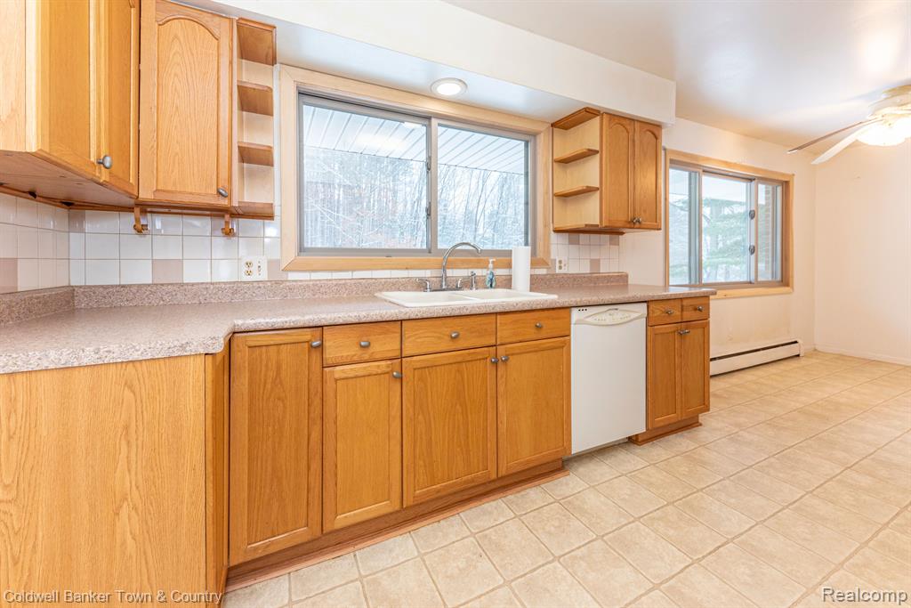 11644 Kerns Way Fenton, MI 48430 - Photo 17 of 50