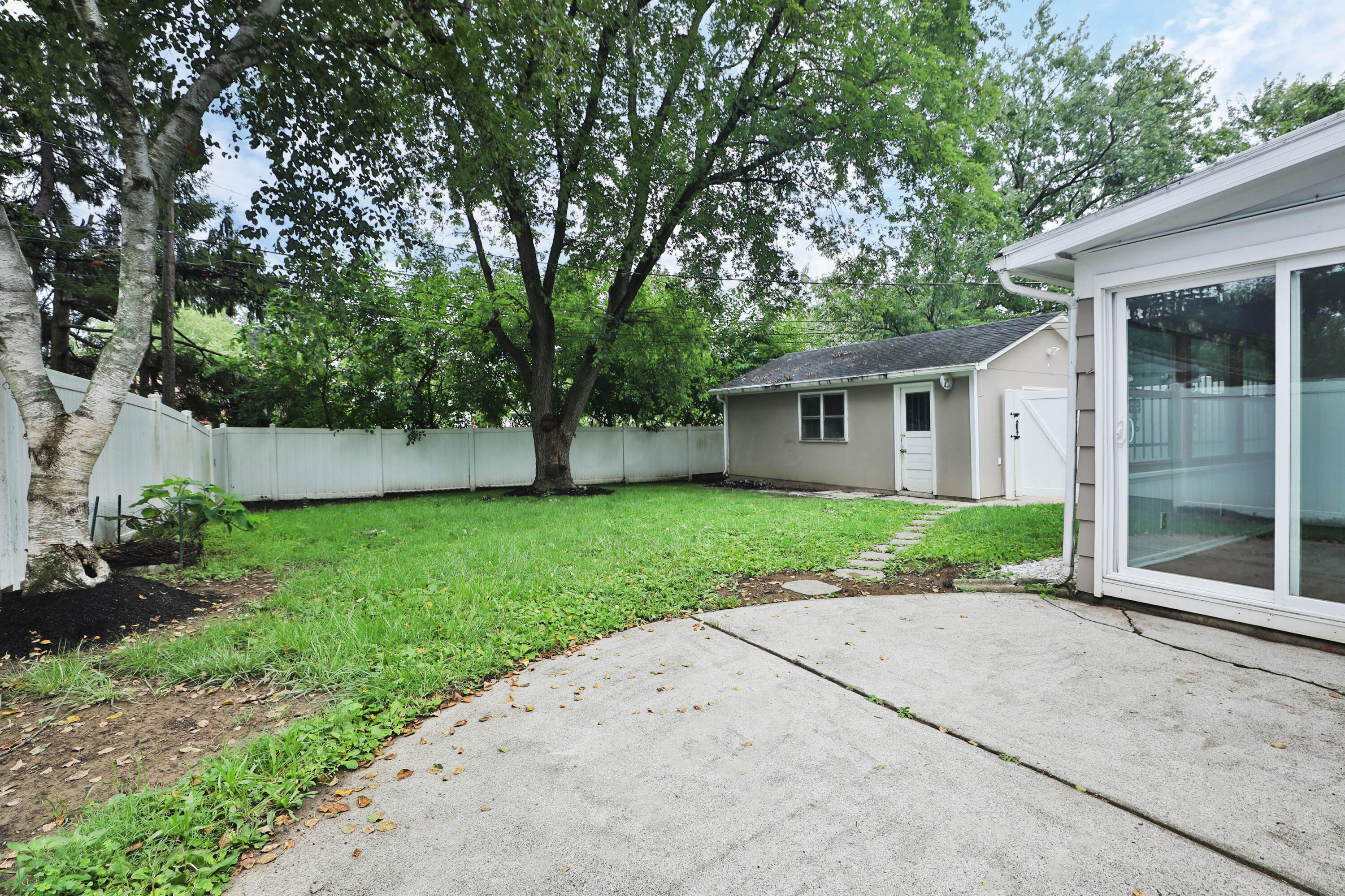 1108 Striebel Road Columbus, OH 43227 - Photo 6 of 40 1108-Striebel-39