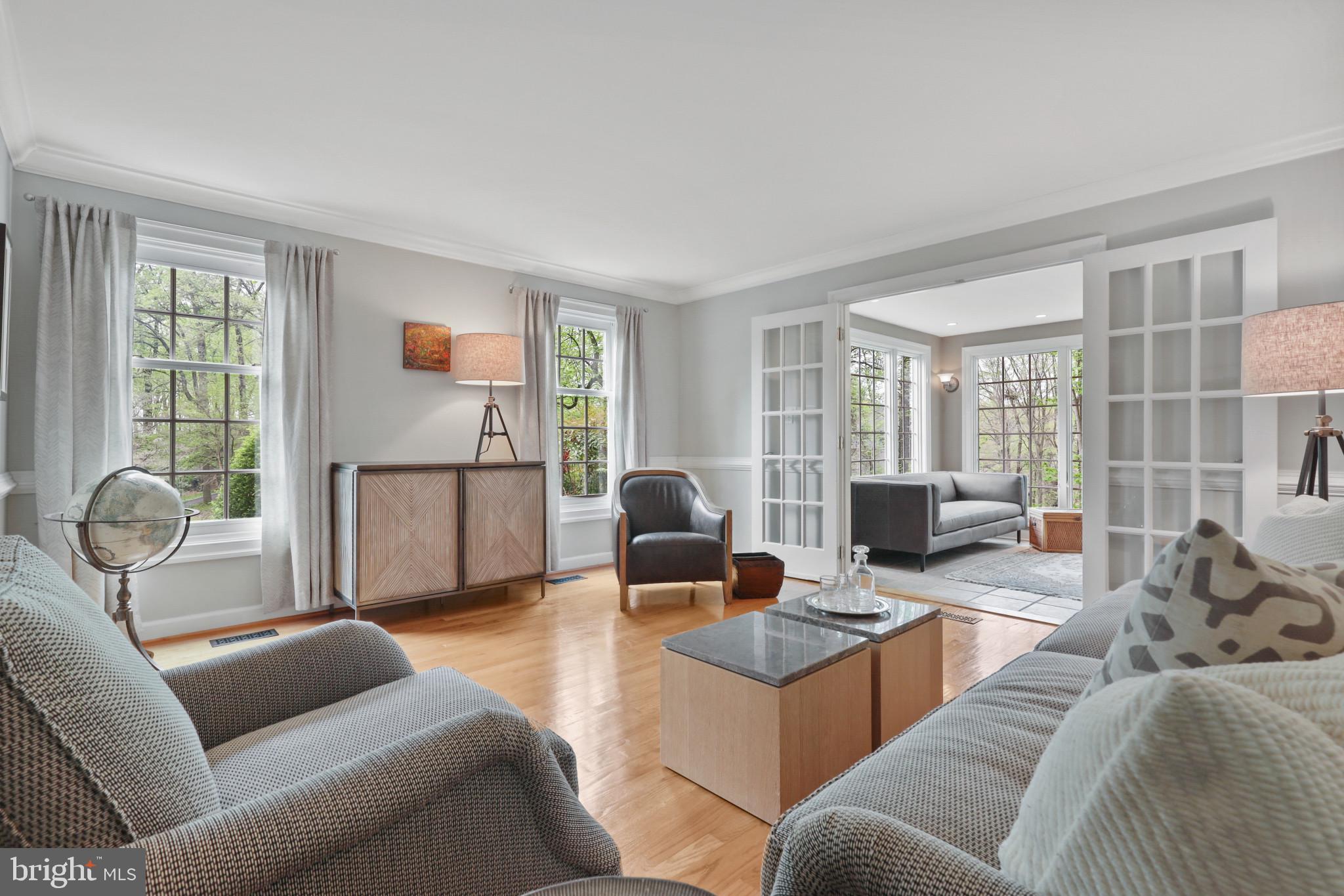 1484 Downham Market Annapolis, MD 21401 - Photo 4 of 80 Bright Living Room