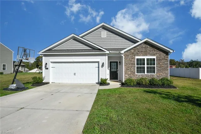 $315,000 | 286 Royce Drive, Winston-Salem, NC 27107