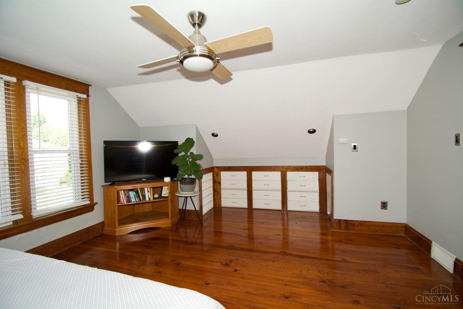 6812 Plainfield Road Cincinnati, OH 45236 - Photo 12 of 29