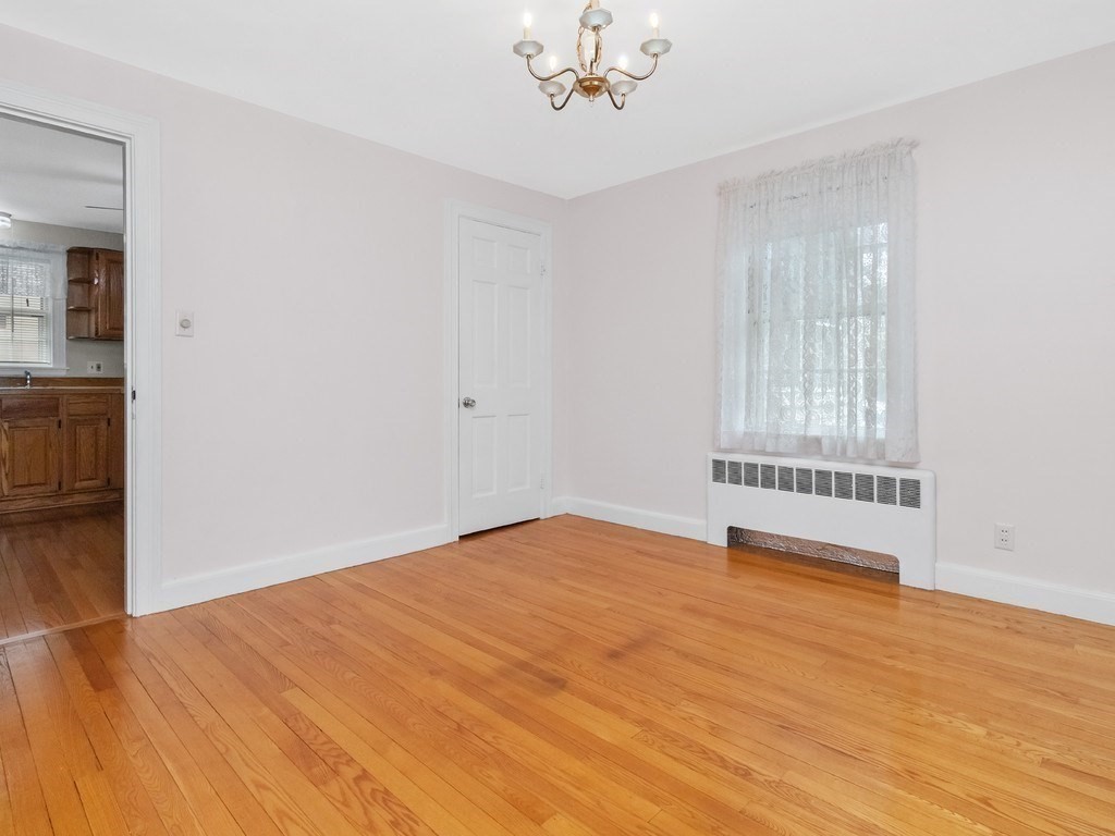 31 Oakledge Road Waltham, MA 02452 - Photo 15 of 38